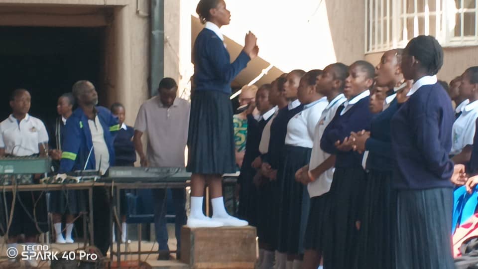 Le Lycée Tuendelée confie sa nouvelle année scolaire à l'Esprit Saint