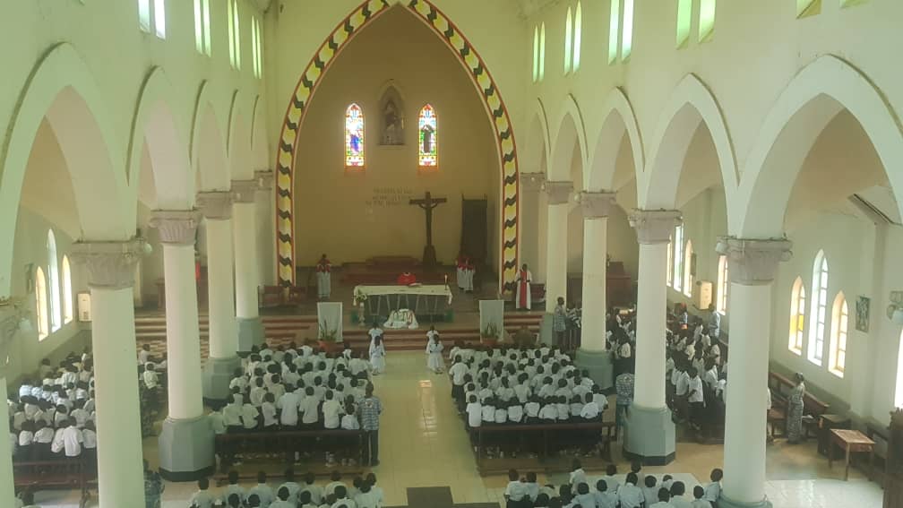 L'école primaire shibukeni confie sa nouvelle année scolaire à l'Esprit Saint.